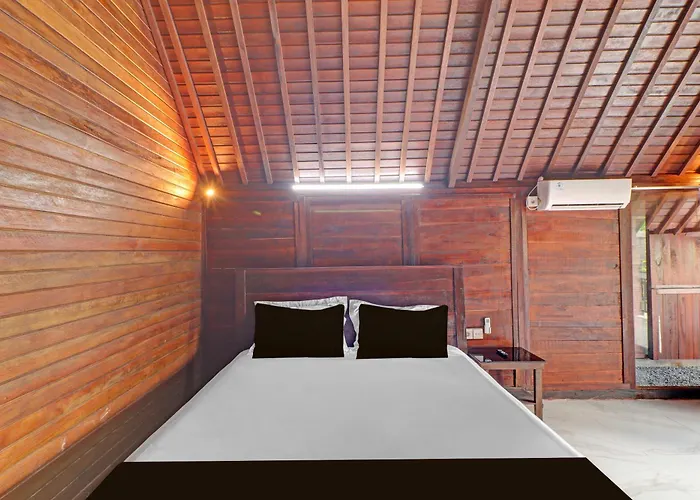 Oyo 94782 Loka Loka Hotel 2*